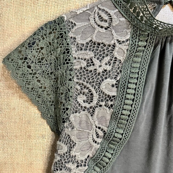 Cable & Gauge lace embellished top - Picture 3 of 7